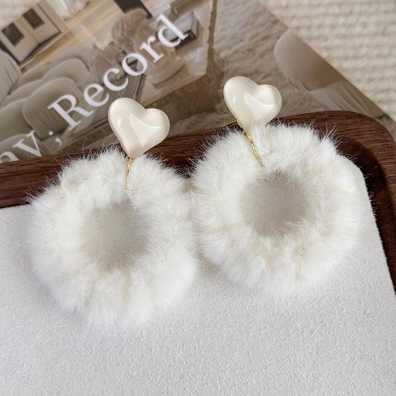 

Сладкий пончик Пушистая теплая серьга Dream Love Пушистая круглая серьга для девочки белый