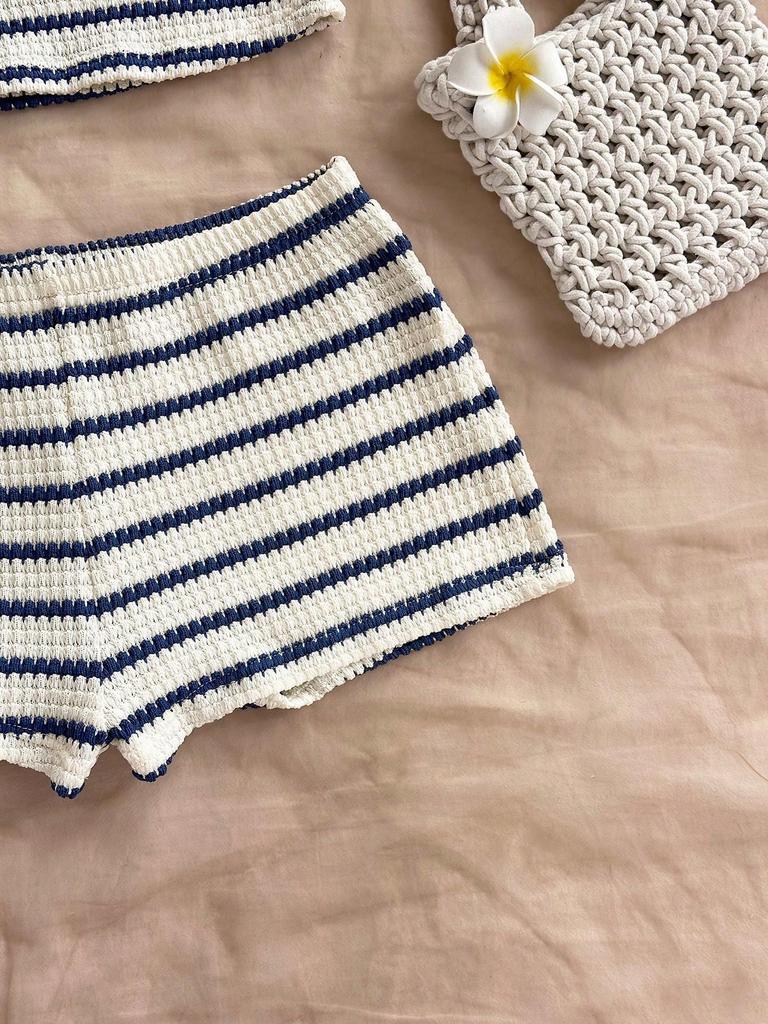 2026 Sommer Damenmode Neckholder Gestreifter Bikini Badeanzug in Schwarz, Weiß und Aprikot - Schlankmachende Zweiteilige Strandmode für Europa und Amerika.