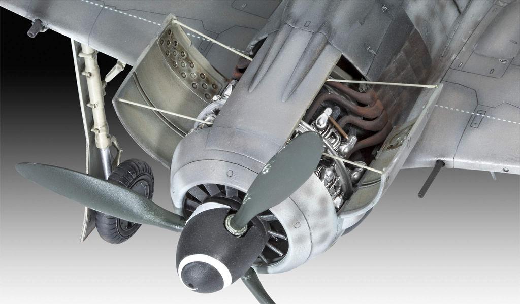 Revell 1/32 German Fighter Focke-Wulf Fw190A-8 Sturmbock Plastic Model Kit 03874