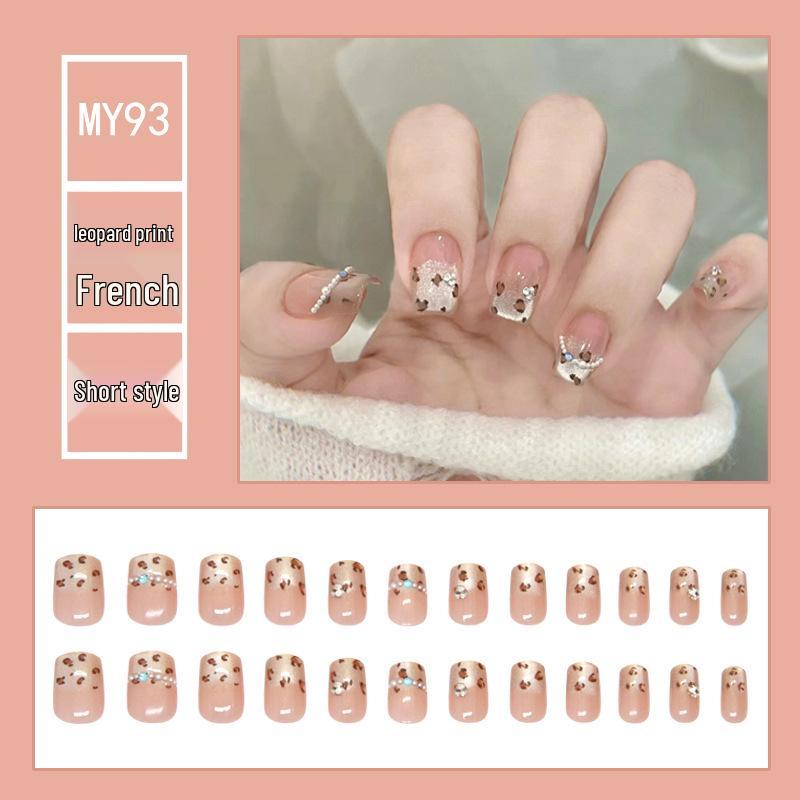 Chasing Light Cat's Eye Crystal Nails: Handmade, Detachable, Flash Diamond Design for Trendy, Stylish Looks.