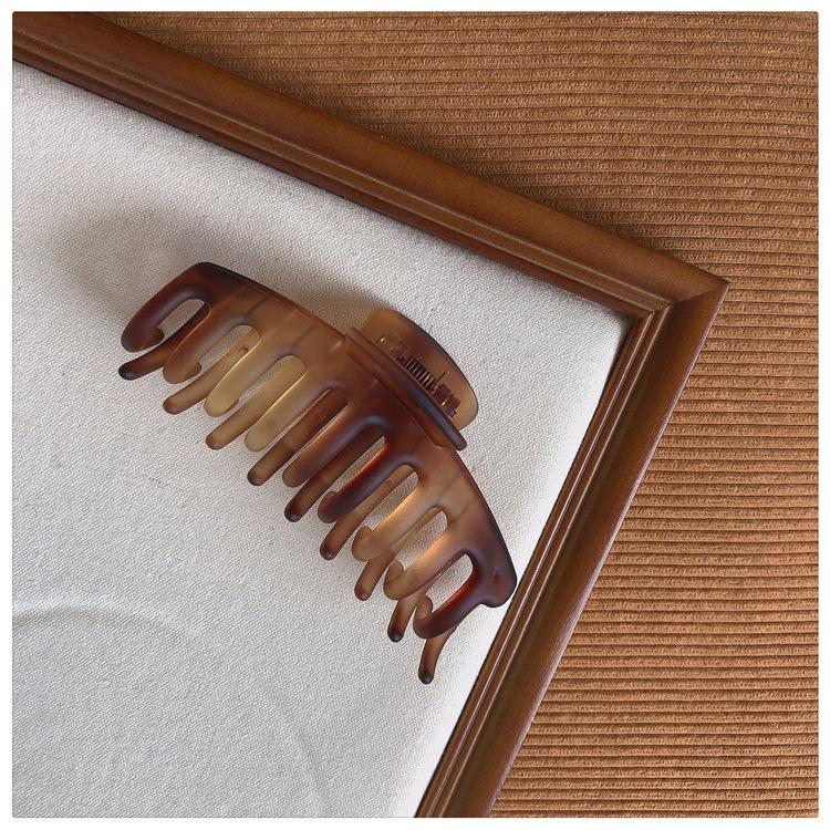 

Заколка для волос Amber Matte Autumn/Winter Brown Shark для женщин