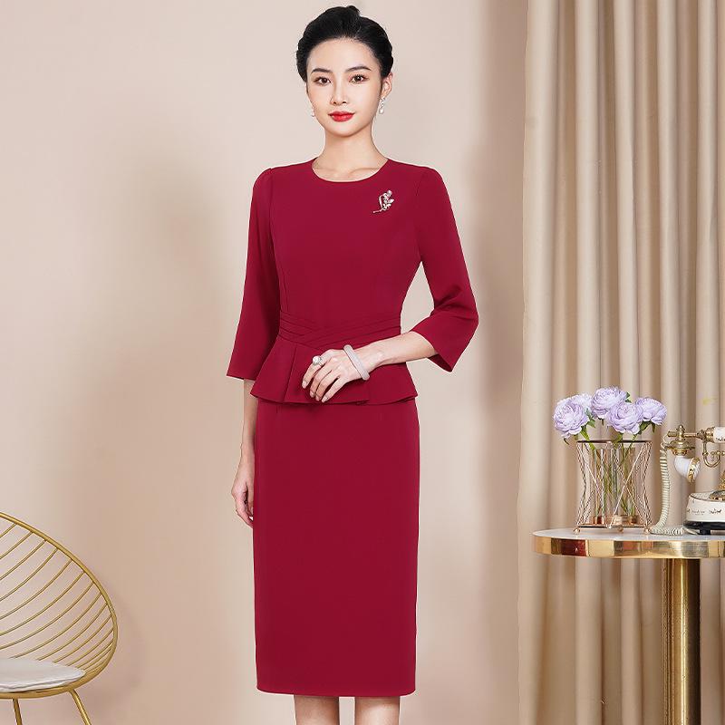 2023 Autumn Elegant Red Ruffled Two-Piece Slimming Dress for Young Mothers