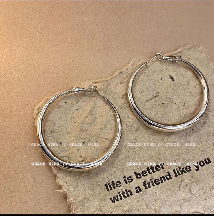 Bold Metal Circle Stud Earrings for Women – Statement Ear Cuff Hoop Jewelry