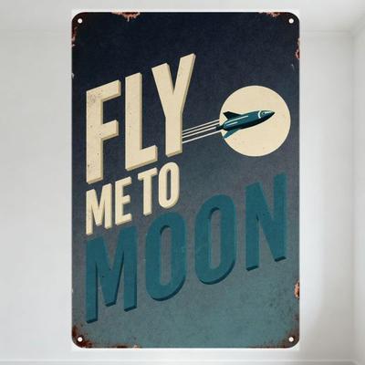 Vintage Space Age Metallblechschild, Rostiges Retro 'Fly Me To Moon' Design mit Rakete & Mond, Nostalgische Wandkunst für Man Cave Bar Ho