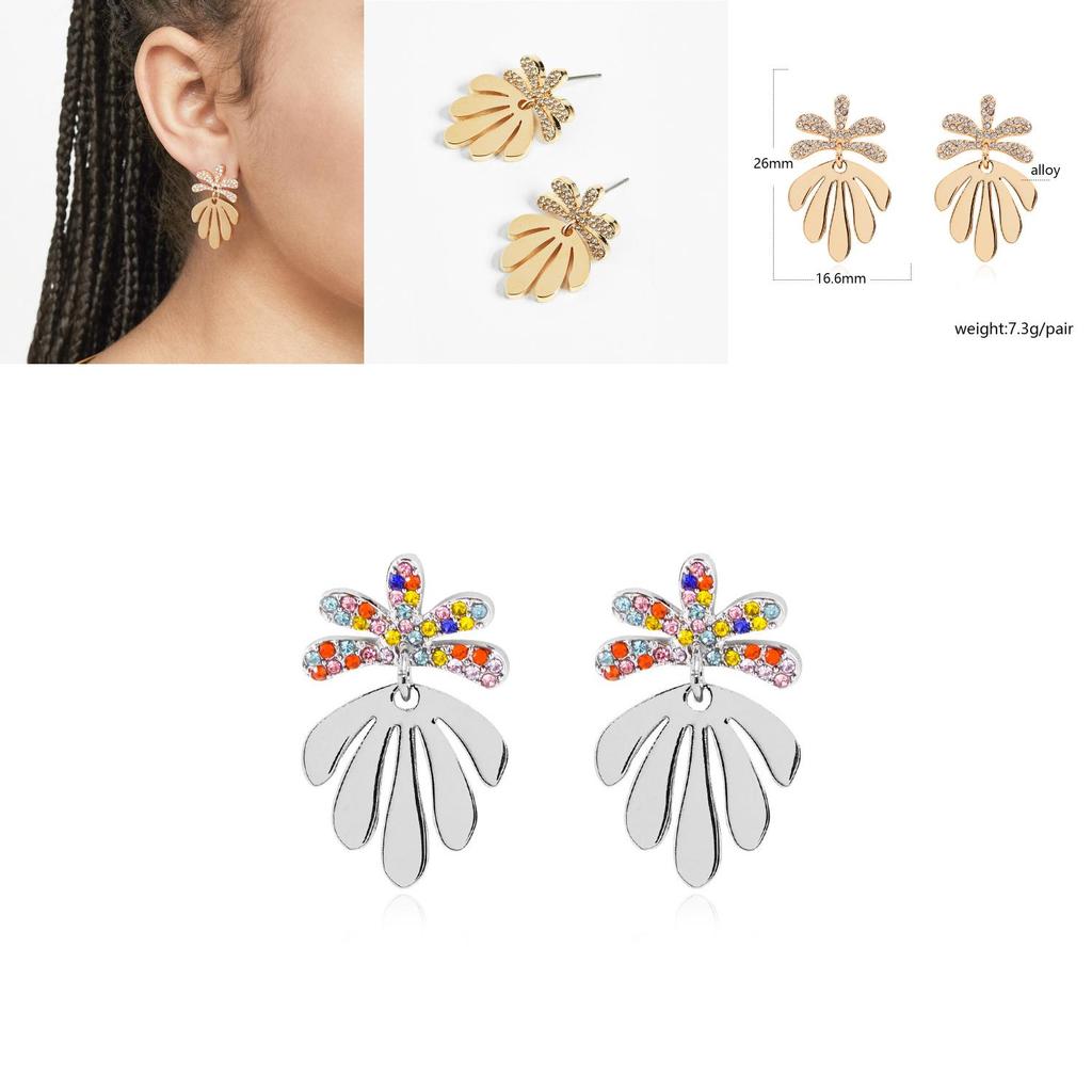 Fashionable Women's Leaf Earrings Alloy Plated Design Ideal For Gift Giving