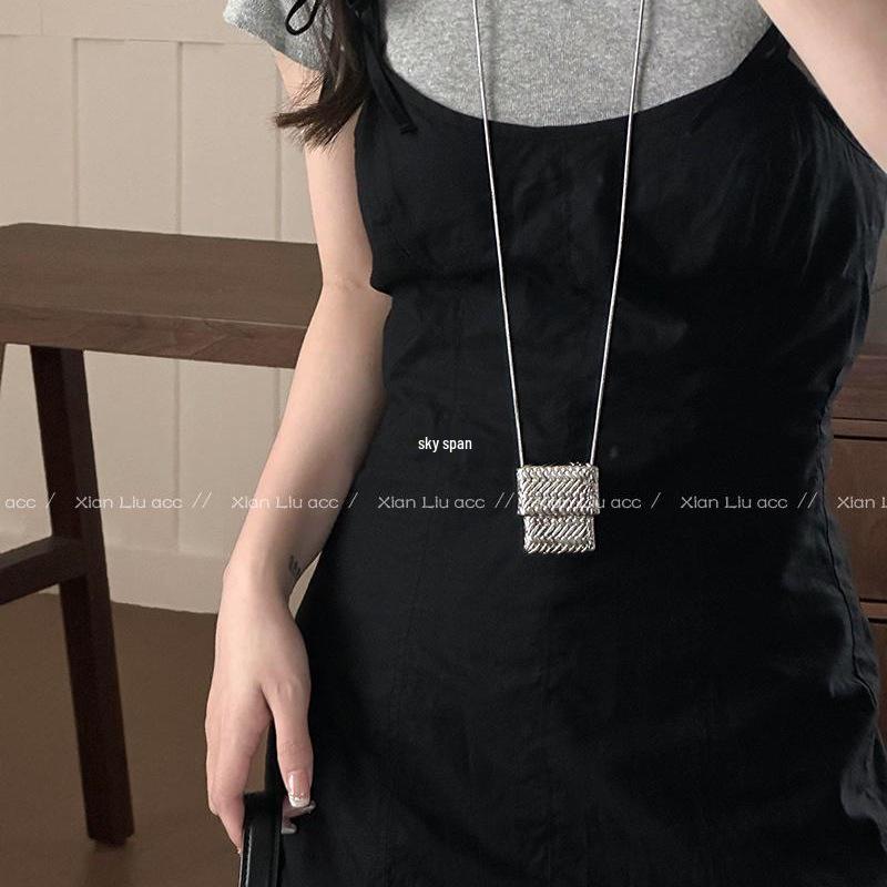 2025 Light Luxury Woven Bag Pendant Necklace for Women
