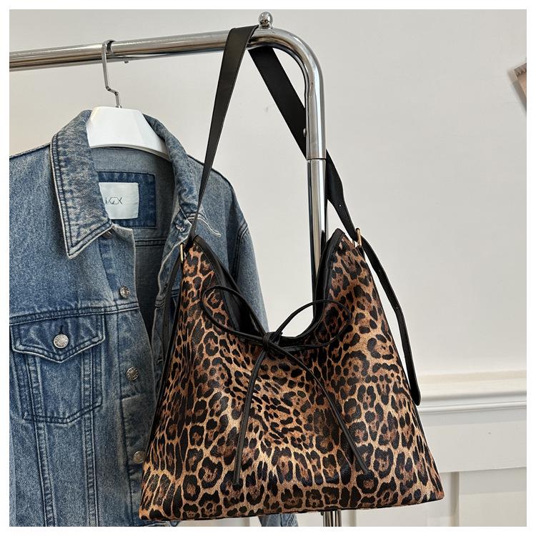 Women's 2025 Retro Leopard Print Hobo Bag – Fashionable Bow Shoulder Bag, Large Capacity, Casual Style.