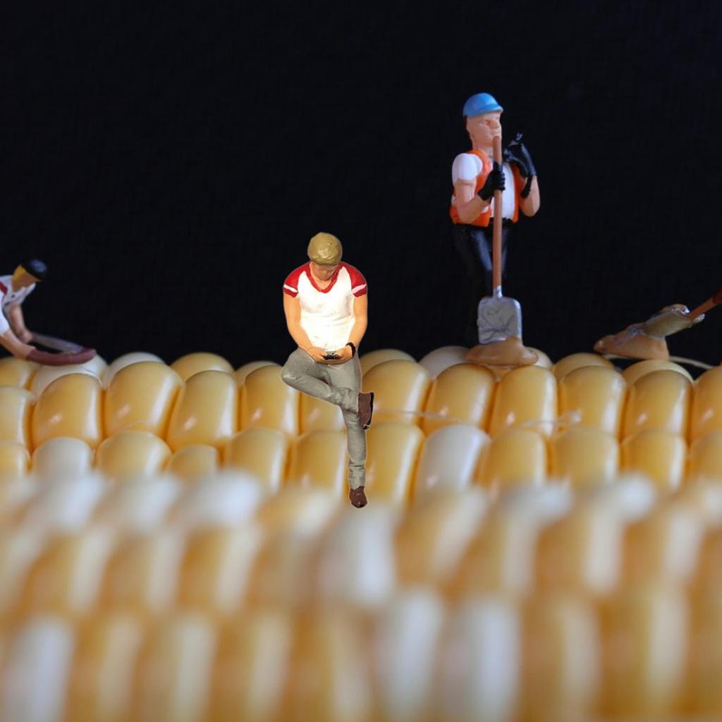 1/64 Fashion Boy Figure Tiny People Model Collection Sand Table Ornament Mini Crafts for Scenery Landscape Diorama Dollhouse