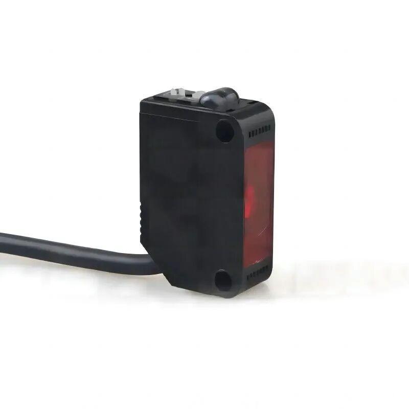 Infrared Diffuse Reflection Type Photoelectric Switch Sensor Switchs E3Z-D61 E3Z-D62 E3Z-D81 E3Z-D82 DC12-24V with Bracket