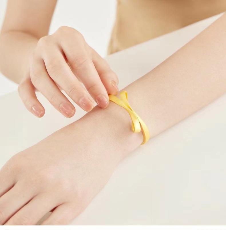 Gold-Plated Copper Open Bow Bangle for Women - Celebrity Style Jewelry