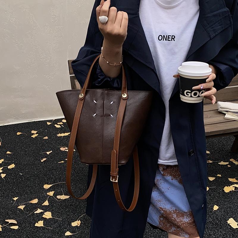 Retro Premium Bucket Bag Women's Autumn and Winter New Large-capacity Commuter Child and Mother Bag Portable Shoulder Bag