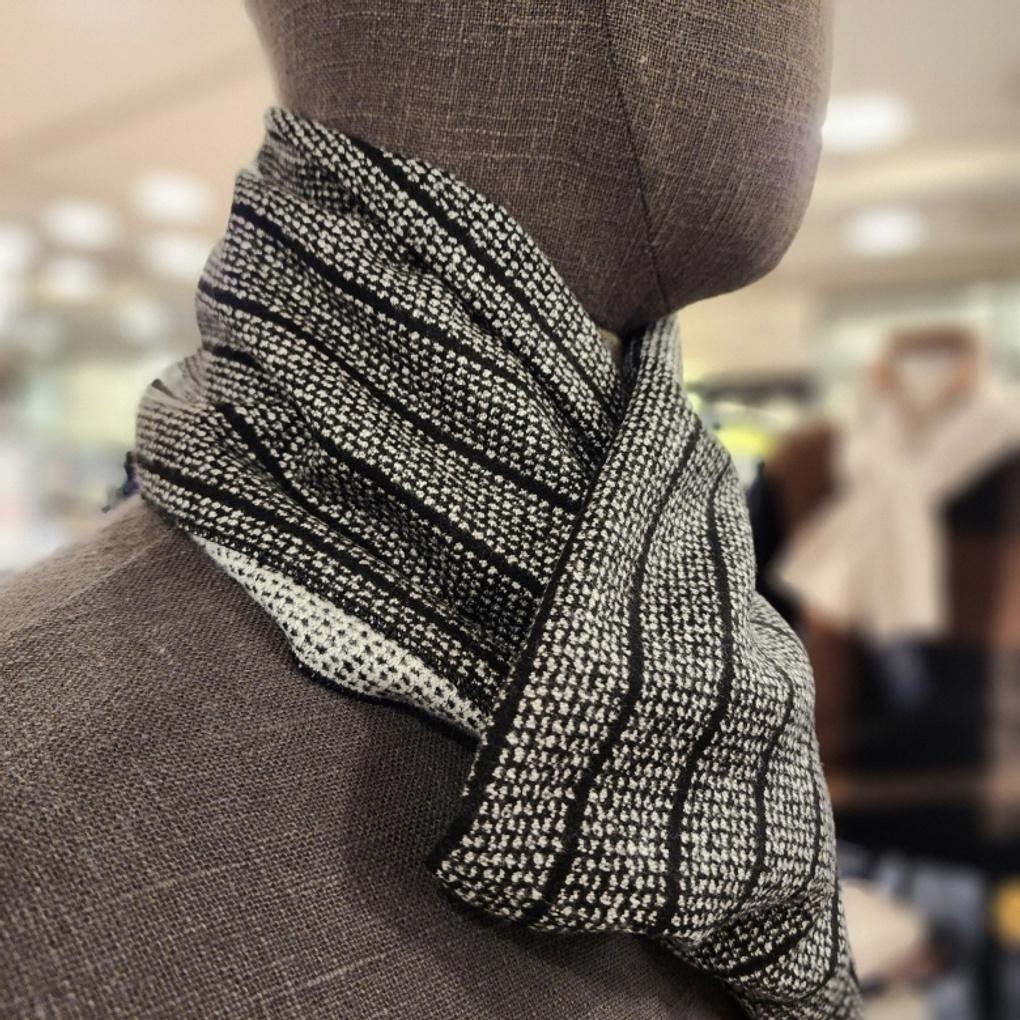 High-quality, soft-touch, easy-care rayon vertical solid double-sided muffler FNFTM5-103-BK