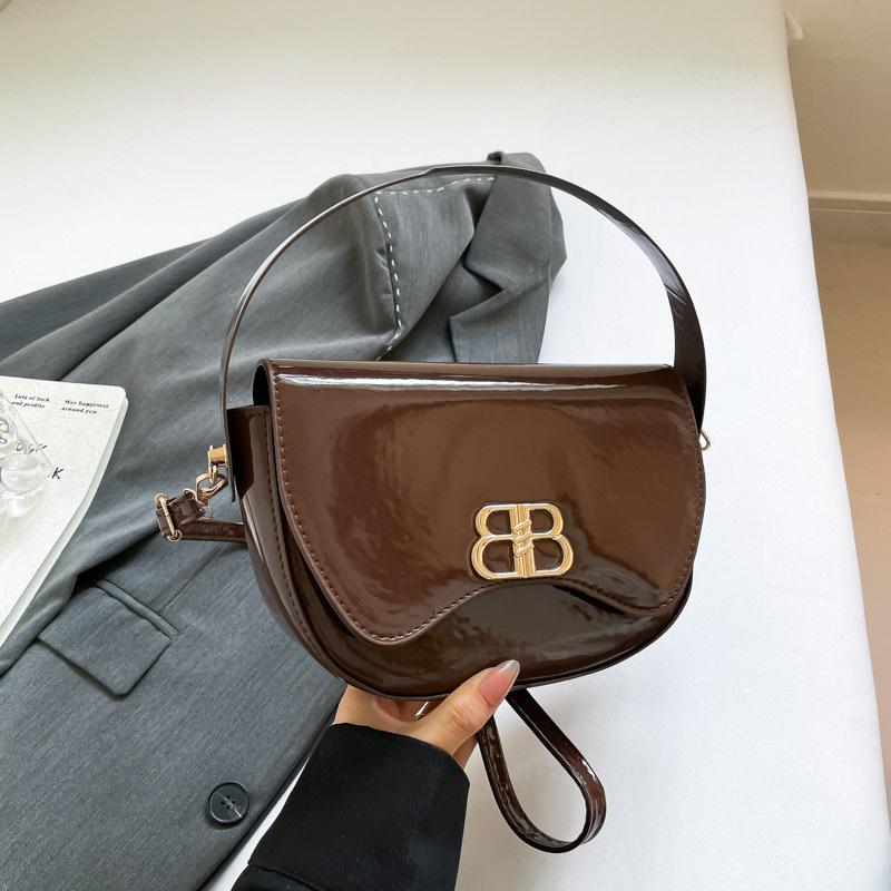 2025 new high-end sense popular underarm women's bag sense foreign style chain bag niche single shoulder crossbody versatile saddle bag
