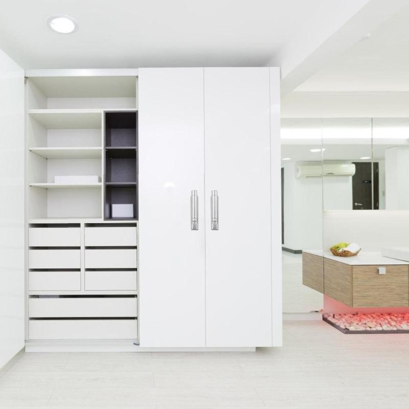 Snadno instalovatelný posuvný dveřní šroub s pevnou kovovou konstrukcí Moderní push-pull uzávěr dveří 78 mm pro lepší bezpečnost