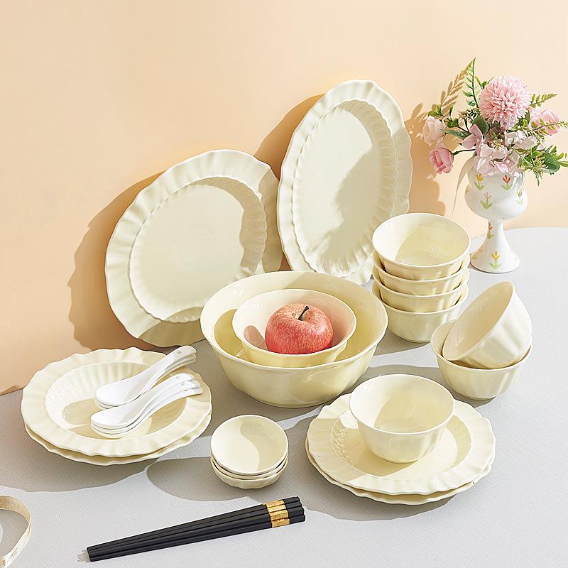 Cream Wind Ceramic Tableware Creative High-Value Gift Box With Lace Dishes And Plate Combination Housewarming Gift Bowls