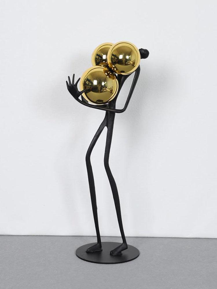 Minimalistische schwarze Streichholzmännchen Ornamente Goldene Kugel Dekorative Charakterstatue Schreibtischdekoration Abstrakte Figurenskulptur