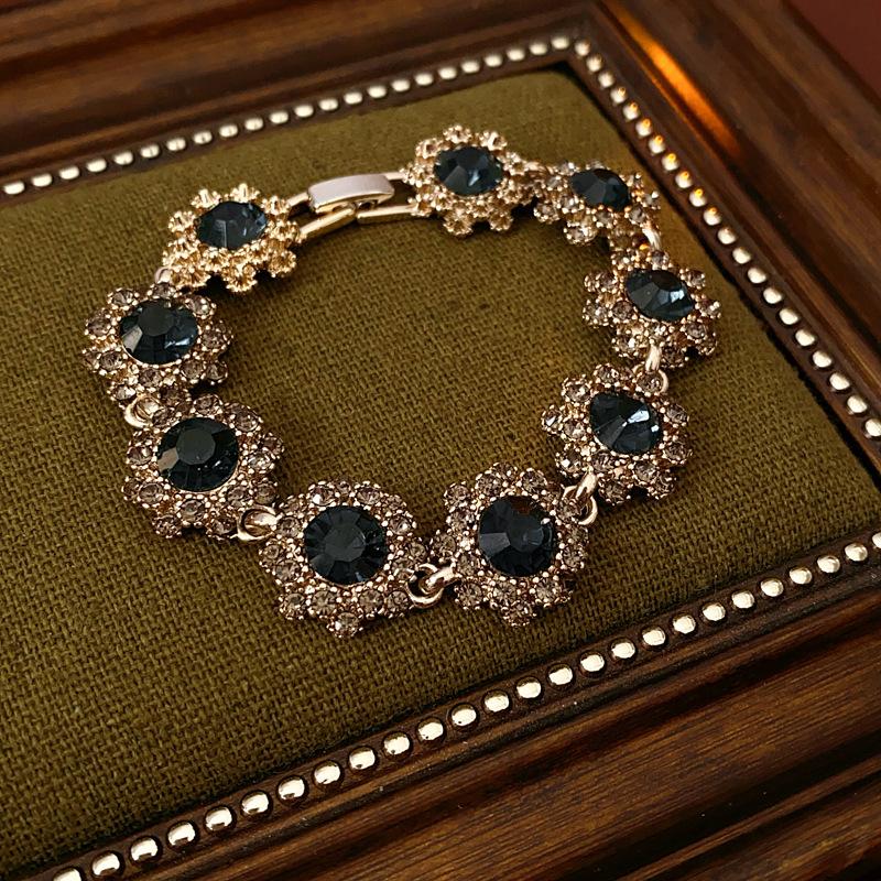 Vintage Jewelry Set for Women: Flower Earrings with Rhinestones, Bracelet & Necklace | Retro Luxury Gift for Her, Birthday, Anniversary