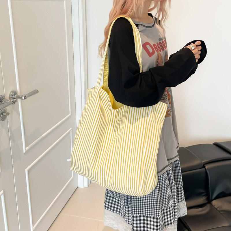 Lazy wind canvas bag 2025 summer new alphabet canvas bag female shoulder large capacity student class commute