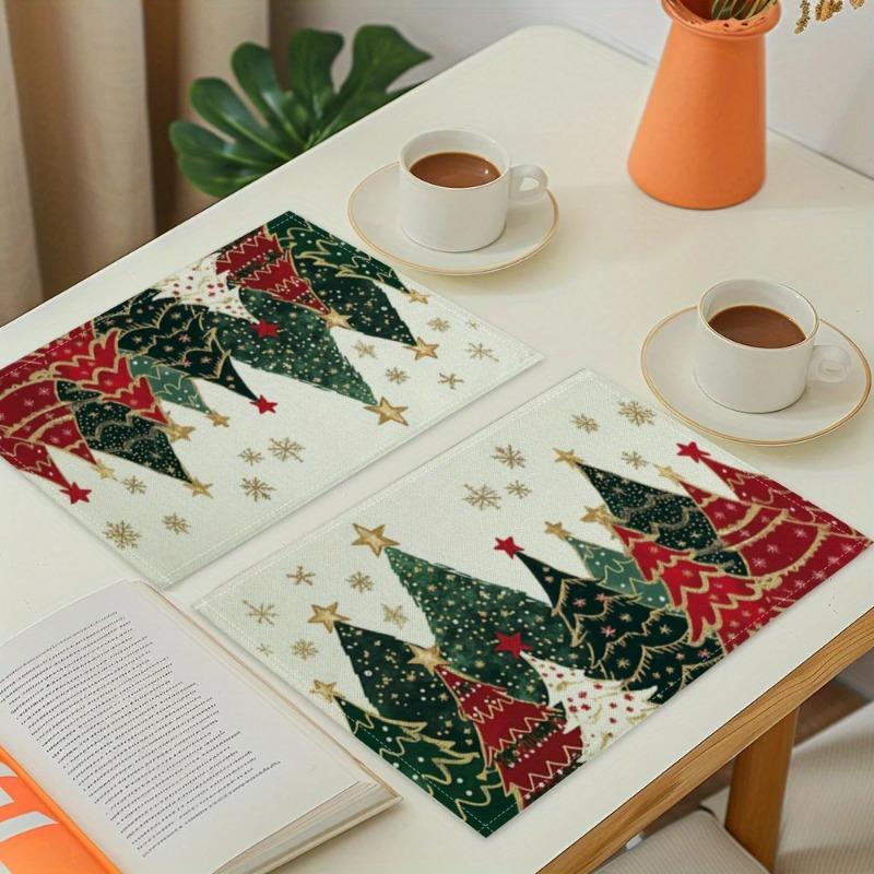 Weihnachtsbaum Tischsets 4er Set Grün Rot Design Goldene Sterne Deko mit Komplettem Messer Gabel Löffel Besteckset Tischdeko