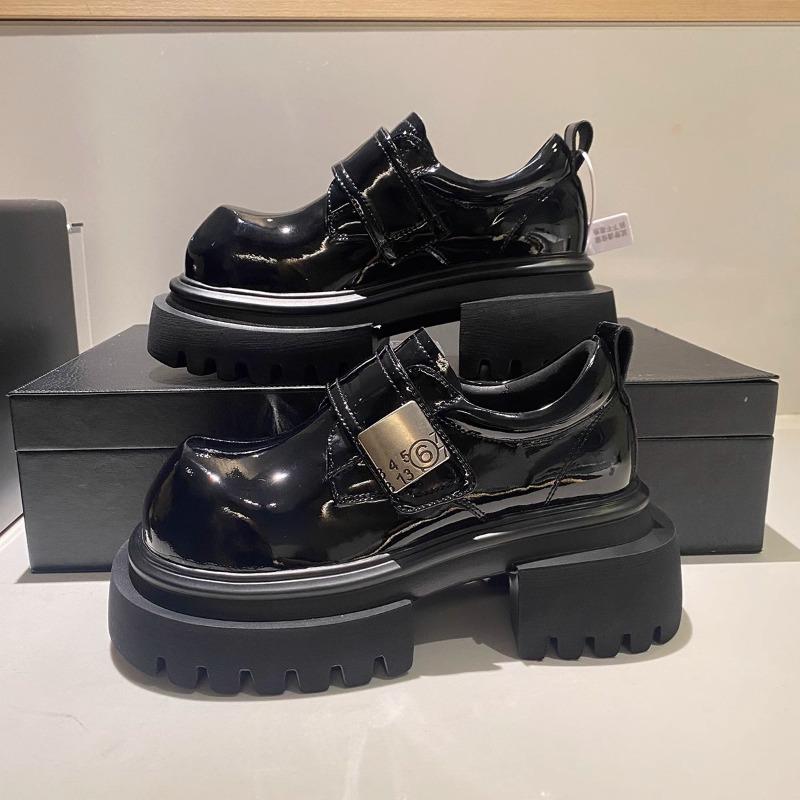 Fashion Thick Heels Loafers Women's Fashion Round Head Deep Mouth Metal Buckle Waterproof Platform Non-slip Wear-resistant Single Shoes