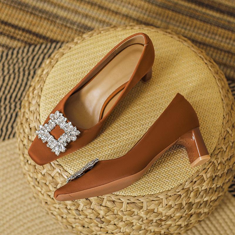 Square head high heels thick heel 2025 new spring and autumn mid-heel niche trendy shoes shallow mouth rhinestone square buckle French single shoes