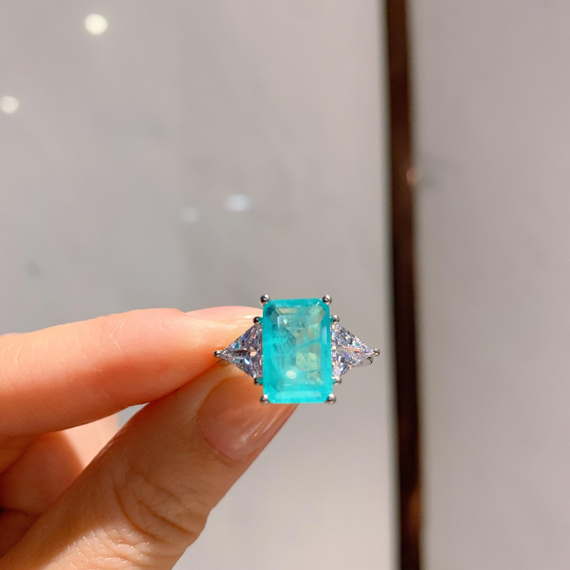 Трансграничный темперамент Симуляция Кольцо Параиба Женское Прямоугольный Изумруд Циркон