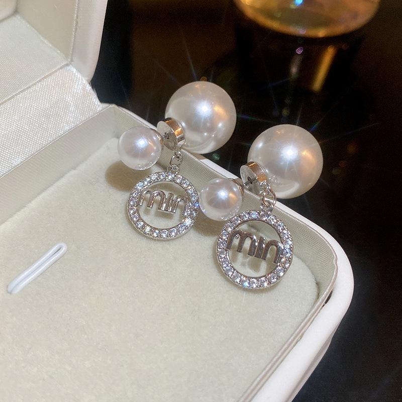 Elegant French Retro Floral Pearl Earrings - Geometric, Versatile, High-End Design for Women