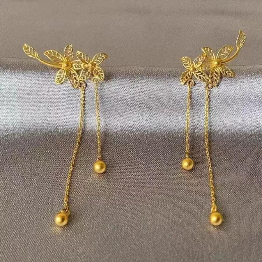 Exquisite Teardrop Leaf Tassel Gold Stud Earrings for Women - Versatile & Elegant