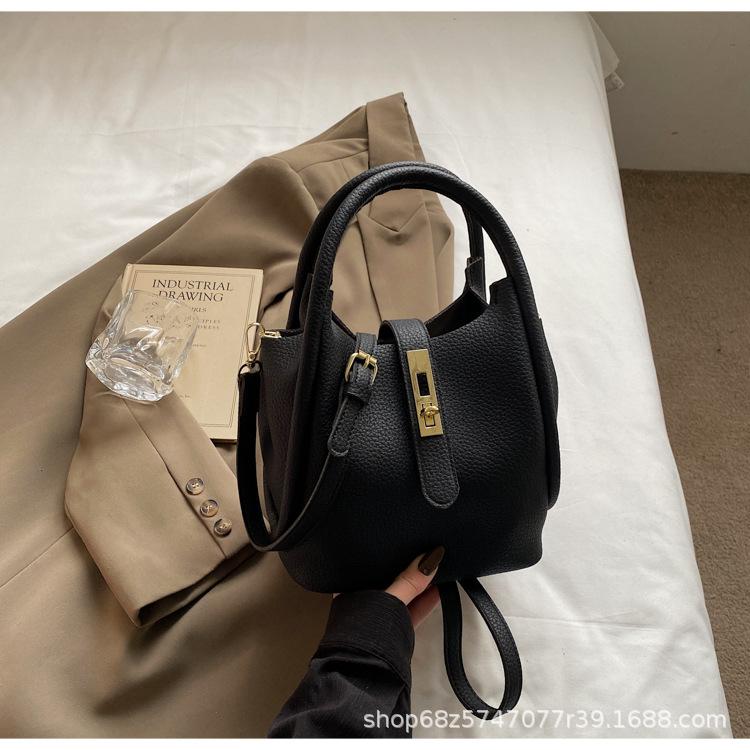 Premium sense bag women 2025 new retro shoulder bag temperament shoulder crossbody mother bucket bag hand bag women