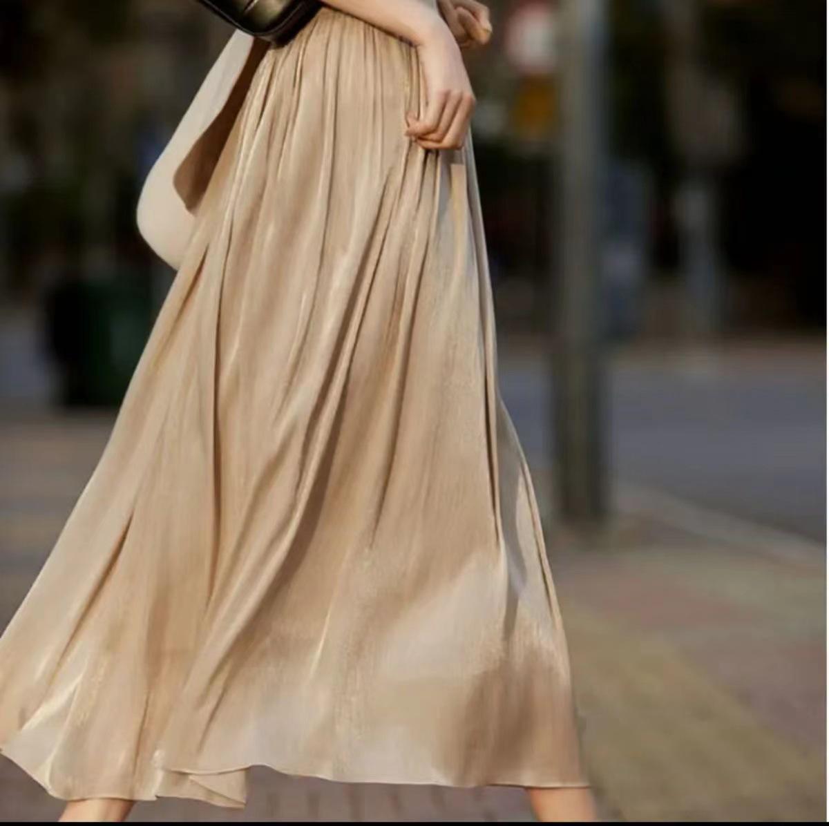

Pearlescent High-Waisted Shimmering Tulle Midi Skirt One Size зелёный
