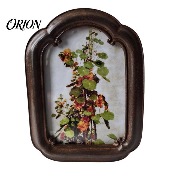 European Carved Frame Retro Photo Frame, Vintage Rustic Picture Resin Arched for Wall Mounting or Tabletop Display Style