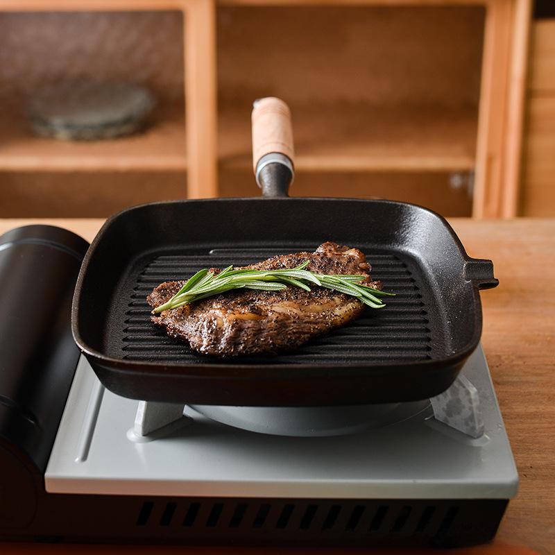 24 cm litinová pánev s pruhovaným steakem, nepotažená a nepřilnavá