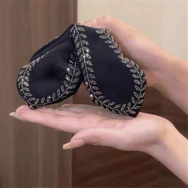 Korean Wheat Ear Rhinestone Triangle Claw Clip for Thick Hair - High-End Hair Accessory