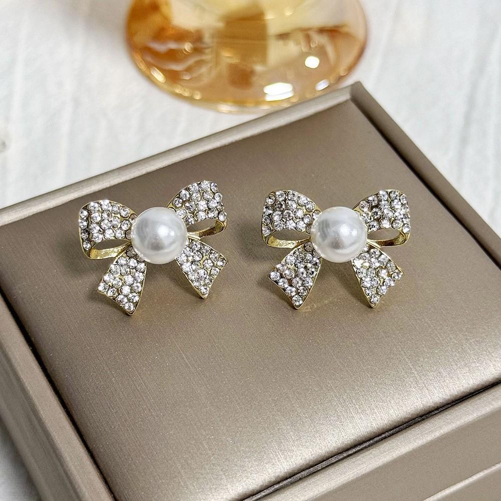 

Елегантні французькі сережки-квіти з перлів Срібна голка : Вишукана, Розкішна, Легка Мода для Жінок