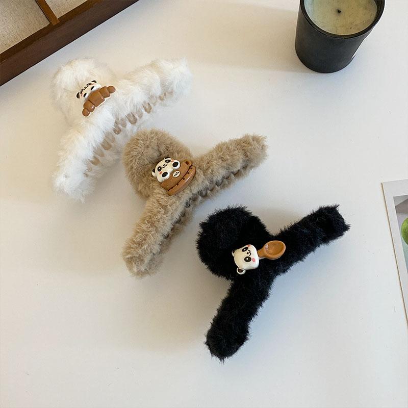 New Cute Panda Plush Hair Claw for Women's Winter Cartoon Versatile Crab Hair Clip Hairpin Girl Ponytail Hair Accessories