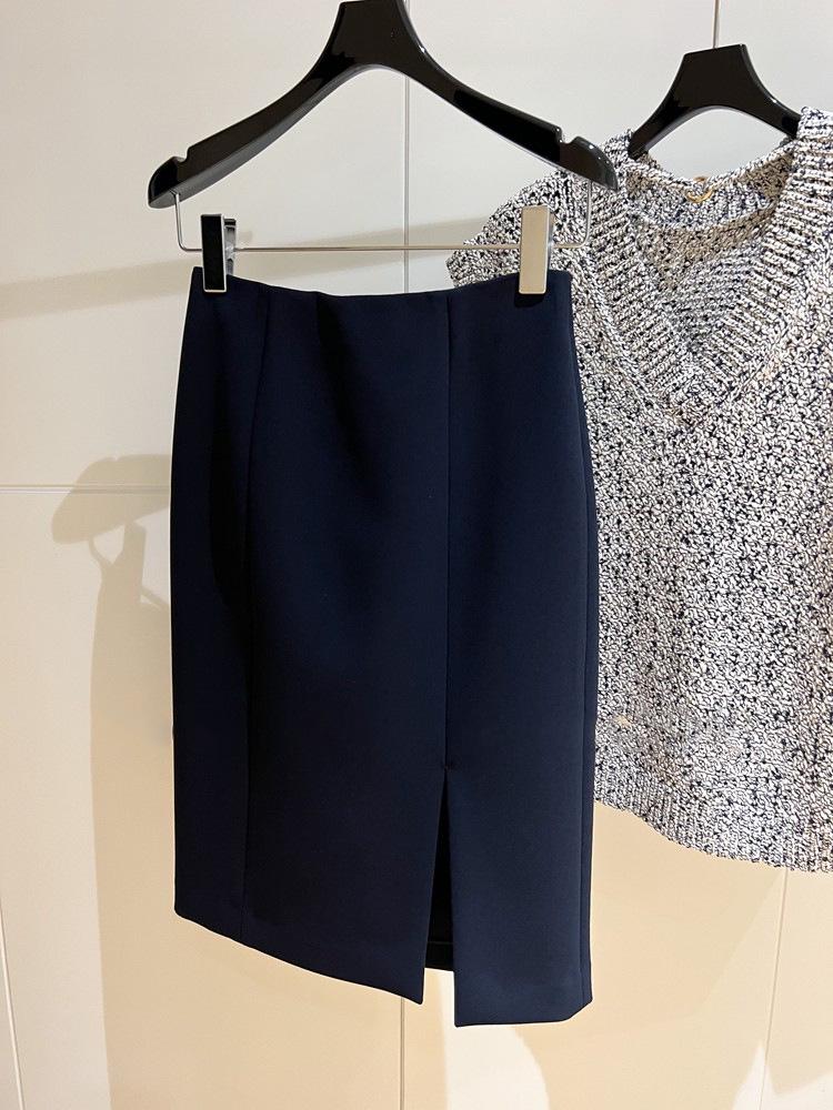Navy Blue Classic Slit Women s Half Skirt - Elegant Simplicity with Clean Lines Large