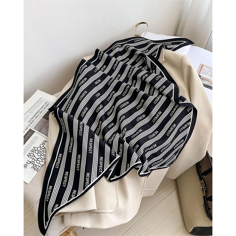 2025 New Fashion Women Triangle Scarf Bohemian Style Paisley Designer Long Ribbon Twill Silk Scarves Neckerchief Luxury