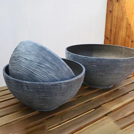 Plant Pot with Drainage, Resin Planter for Indoor Outdoor Plants, Medium Flower Pots for Patio, Balcony Garden Decor