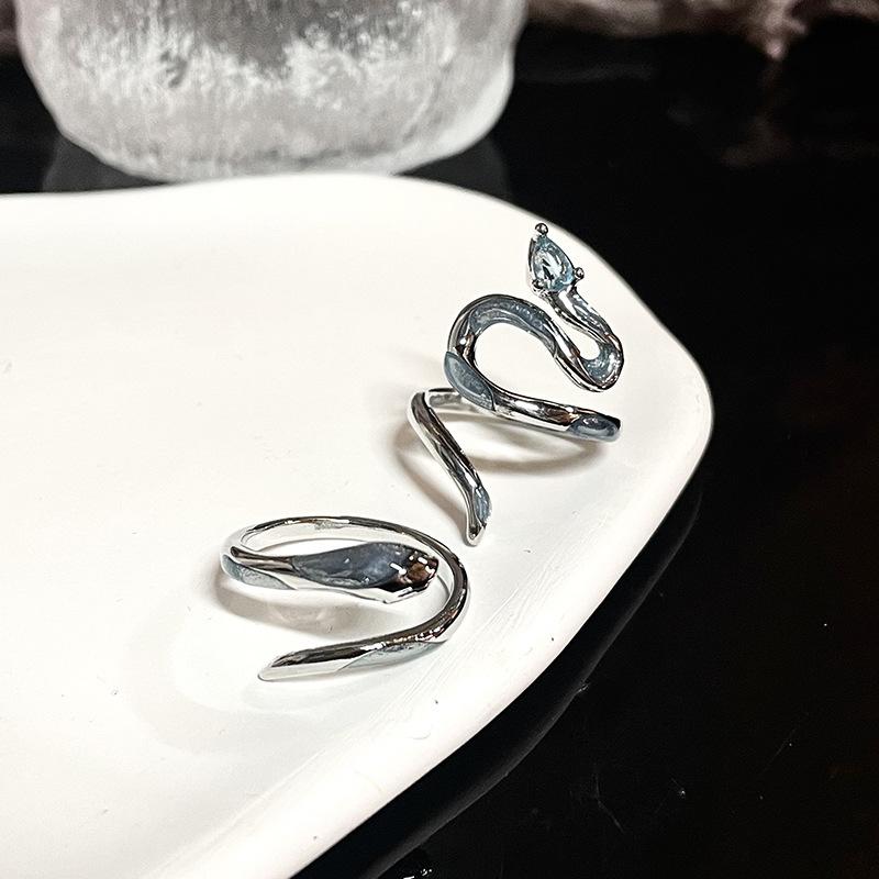 Sea Ice Blue Snake Court Ring High Sense Cold Wind French Female Personality Opening Niche Design Couple Ring