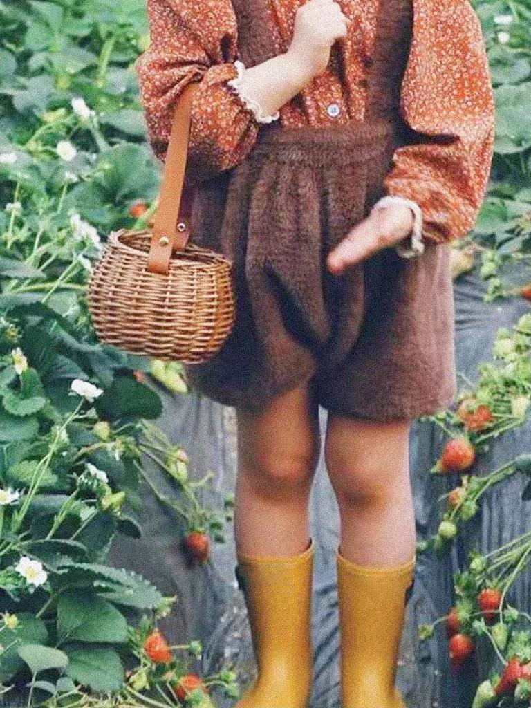 Ručně pletený úložný košík Malý košík na květiny Dekorativní ratanový pletený Mini ruční dívčí košík Na svatbu Domácí dekorace