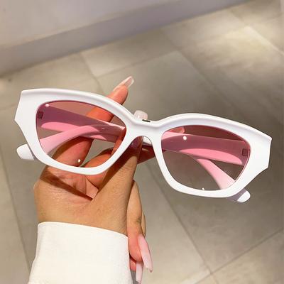 Vintage Cat Eye Sunglasses Small Frame Trendy Pink Sun Glasses Women Men Punk Retro Designer Shades Luxury Brand