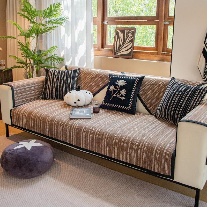 

Retro Sofa Cushion Light Luxury High-End Non-Slip Cushion Cloth New Four-Season Universal Chenille Anti-Cat Scratch Cover 70*70cm