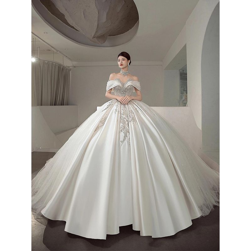 

Атласное основное свадебное платье невесты 2025 Новое поступление Звездное небо Ретро свадебная фата Маленькая тяжелая промышленность V-образный вырез с открытыми плечами