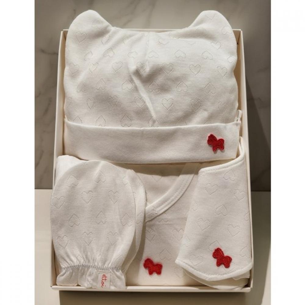 

Ettoi 26 Year Red Horse Baby Gift Set 07t317906 07t376706 Hearty Banaasuit 3PCS/Binnemo/3M(42)