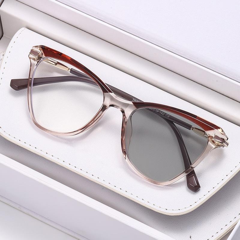 New Fashion Women Cat Eye Photochromic Myopia Glasses lady's Anti Blue Light Near Sight Eyewear Outdoor Color Changing UV protection Sunglasses -4.0