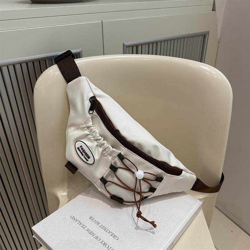 

Niche design single shoulder messenger bag breast bag retro contrasting color casual men s and women s sports going out fanny pack білий