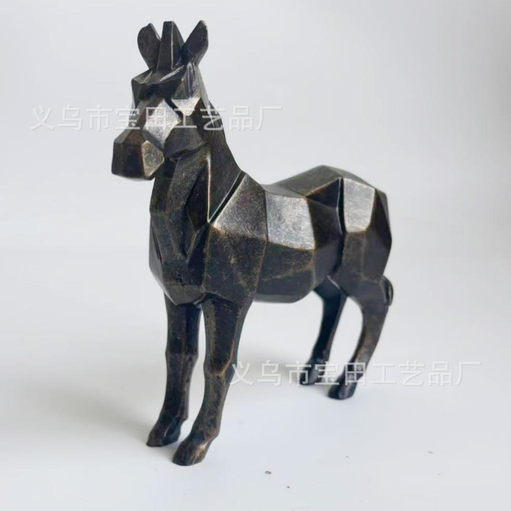 Resin statue ornament A faceted style steed home office desktop resin decoration