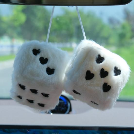 Plüsch-Würfel-Anhänger mit herzförmigen Punkten, zum Aufhängen, Würfel-Dekoration, weich, flauschig