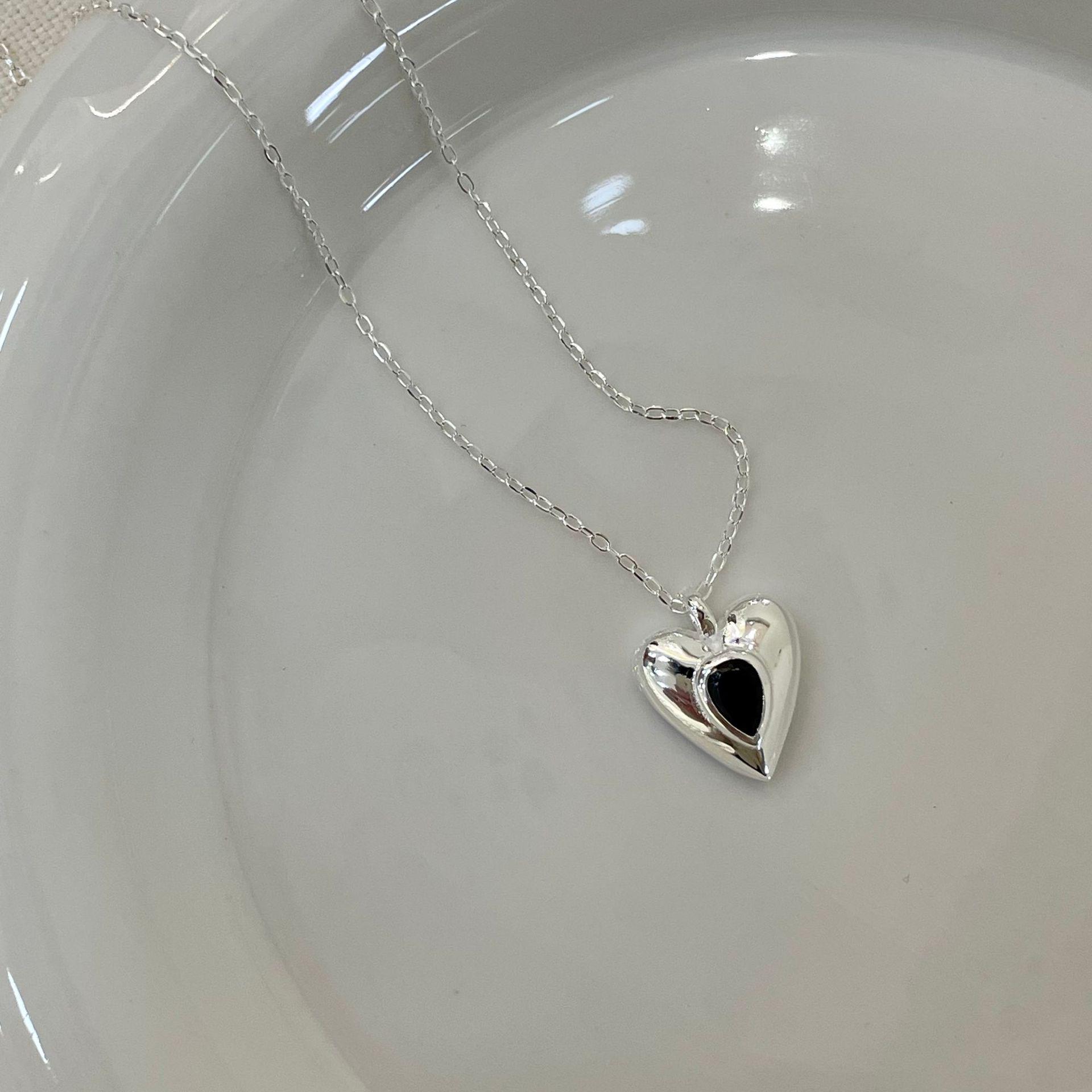 S925 Sterling Silver Heart Black Agate Pendant Necklace – Women s Luxury Korean Niche Clavicle Chain 925 Silver