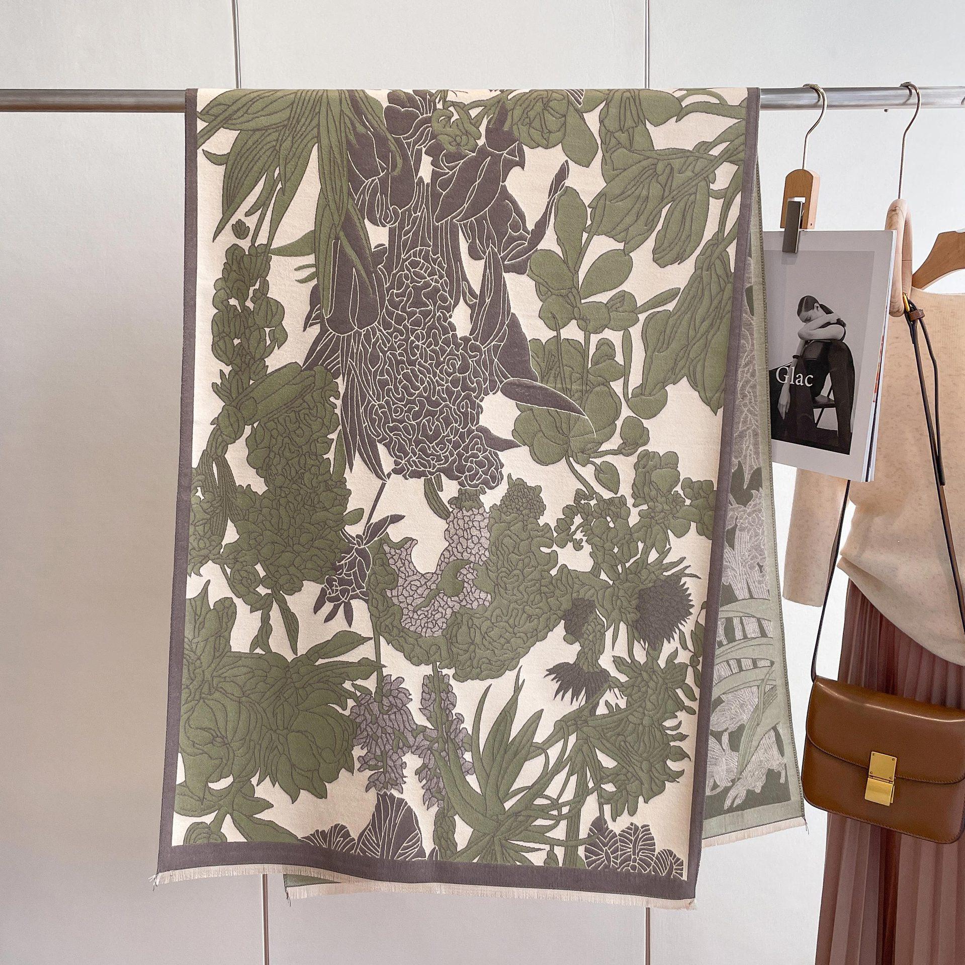 

Корейская версия зимнего утолщенного шарфа из искусственного кашемира, высококачественный, простой и элегантный шарф с цветочным узором, женская модная теплая универсальная шаль 190*65cm зелёный